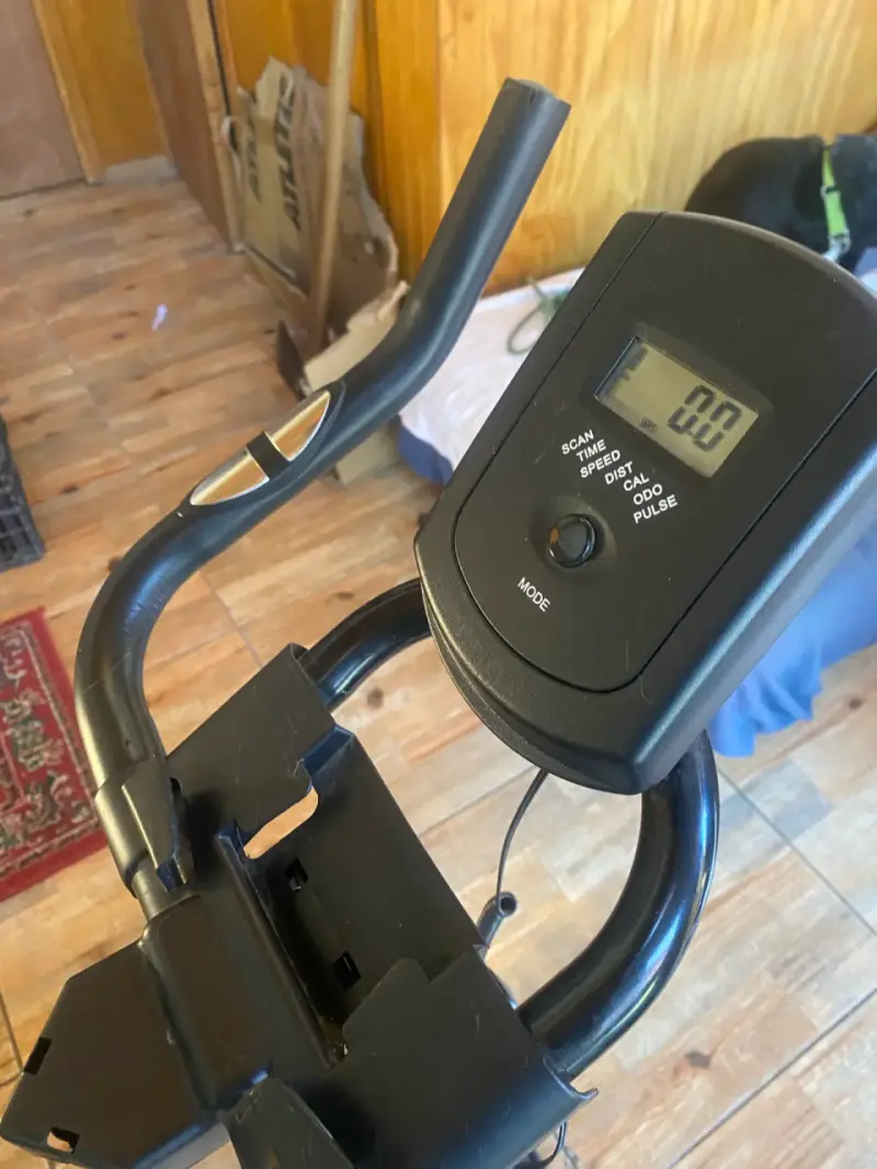 Bicicleta estática Atletic Lite 300 con monitor - 4