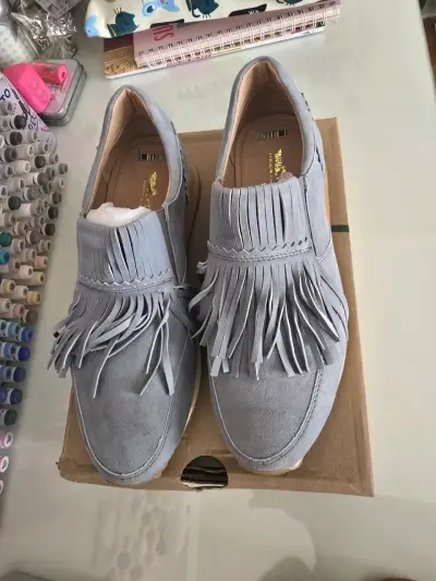 Zapatillas  de Gamuza celeste claro con Flecos RKF - miniatura 1