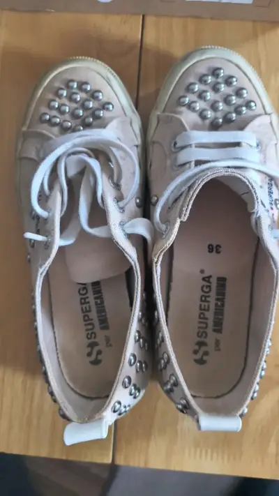 Zapatillas Superga beige con tachas talla 36 - miniatura 1