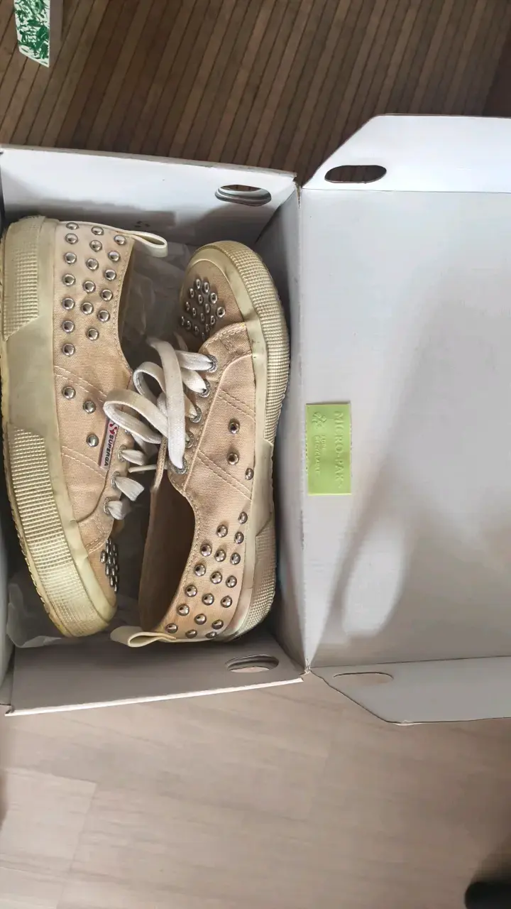 Zapatillas Superga beige con tachas talla 36 - 4