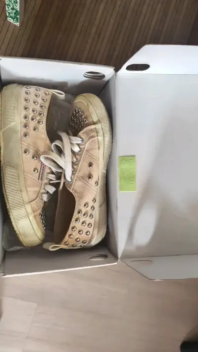 Zapatillas Superga beige con tachas talla 36 - miniatura 4