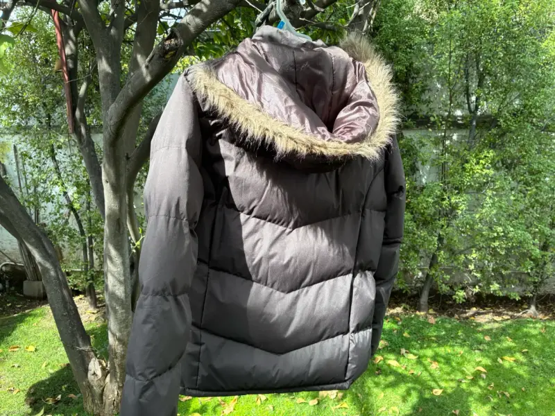 Parka gruesa mujer café con capucha - 2