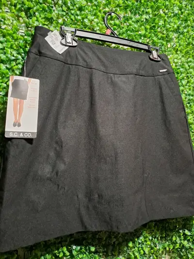Falda short negra elástica S.C. & Co. - miniatura 1