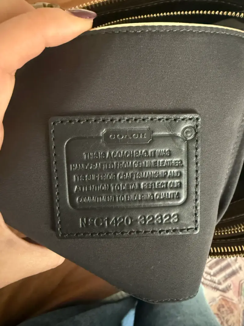 Cartera cuero Coach color champagne - 2