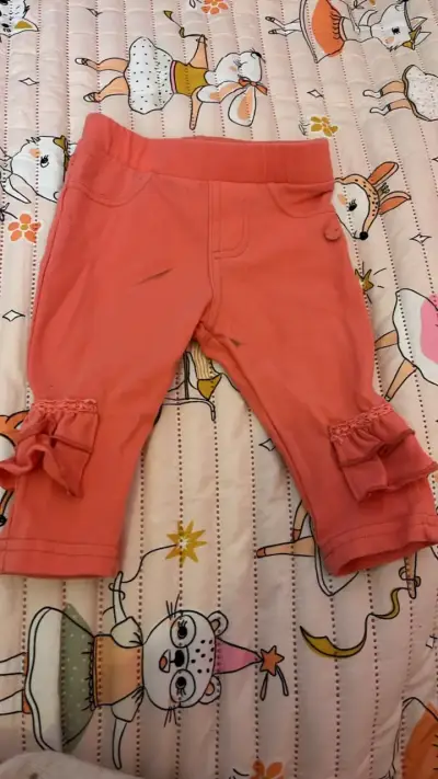 Pantalones rosados para niña con volantes - miniatura 1