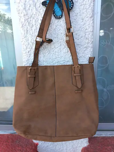 Bolso tote marrón con correas ajustables - miniatura 1