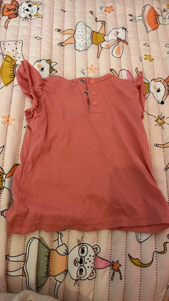 Polera de niña con diseño de mariposa - 2