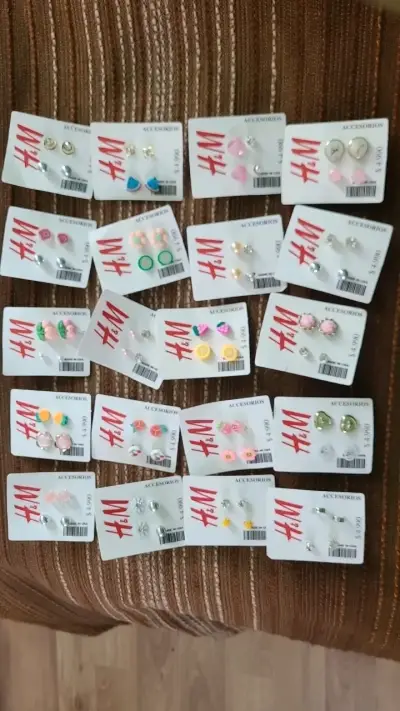 Set de aros variados H&M para mujer - miniatura 1