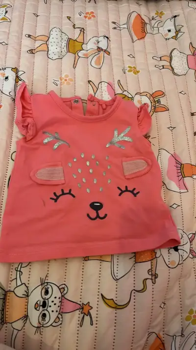 Polera rosada infantil con diseño de ciervo - miniatura 1
