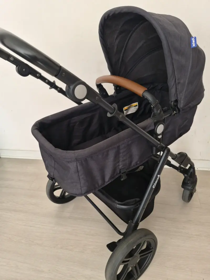 Coche de bebé Infanti Cloud negro con manillar ajustable - 2