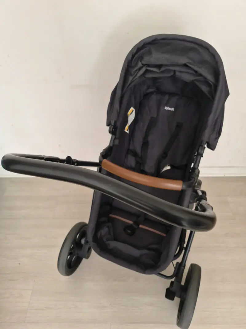 Coche de bebé Infanti Cloud negro con manillar ajustable - 4