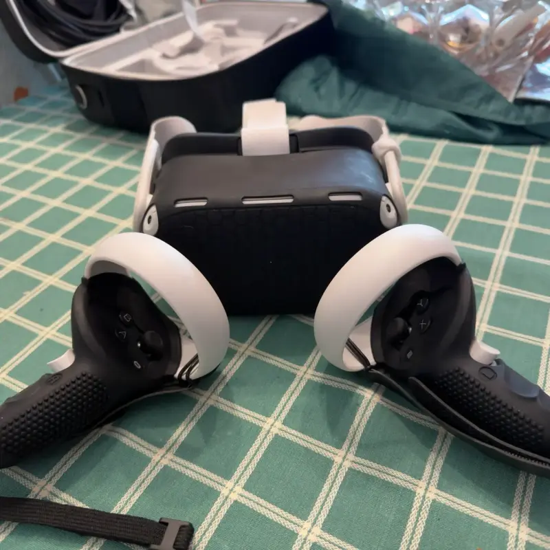 Oculus Meta Quest 2 64Gb - 2