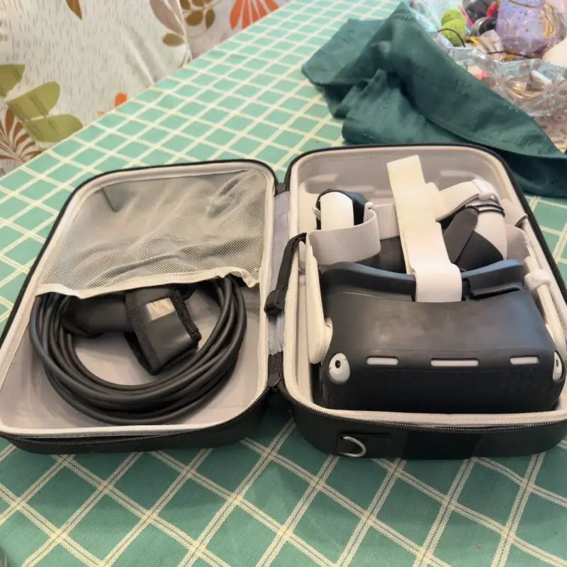 Oculus Meta Quest 2 64Gb - 3
