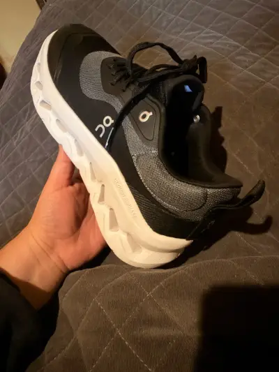 Zapatillas deportivas negras On Cloud - miniatura 1