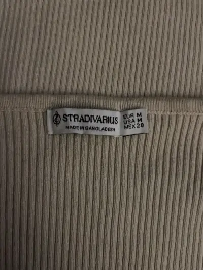 Vestido beige ajustado Stradivarius - miniatura 4