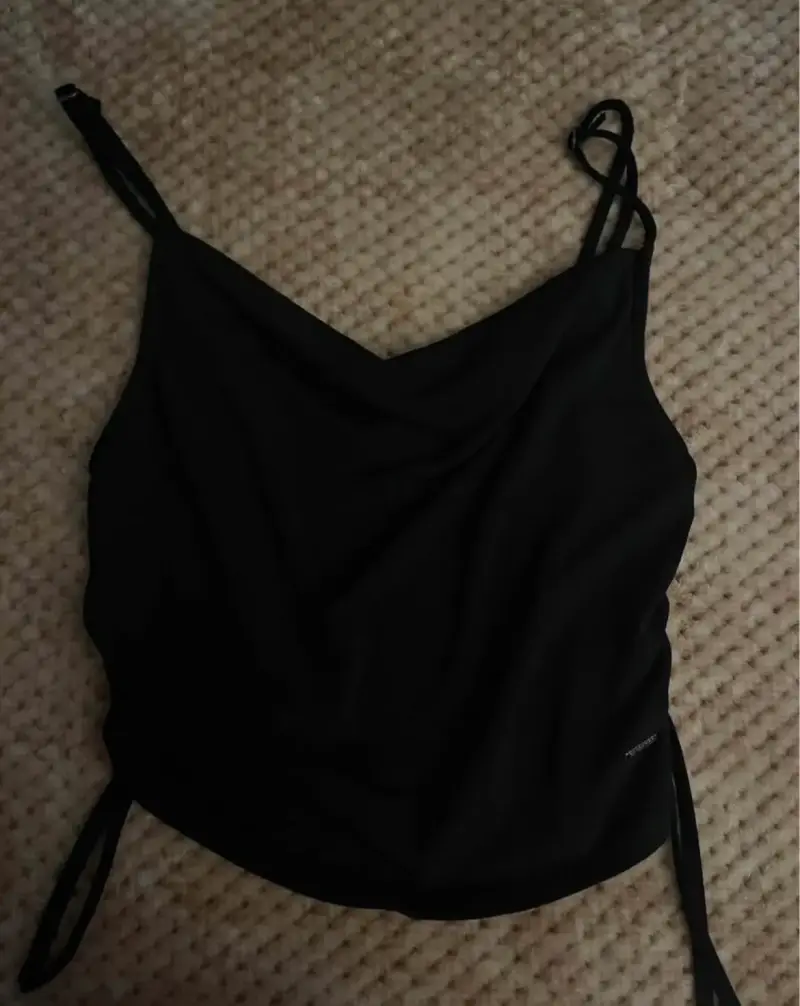 Top negro de tirantes para mujer - 2