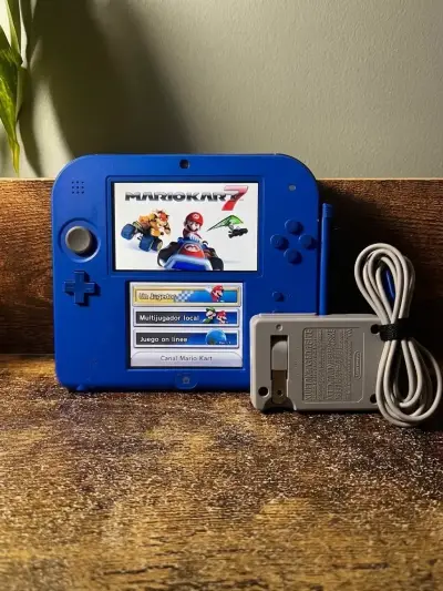 Consola Nintendo 2DS Azul con Mario Kart 7 - miniatura 1