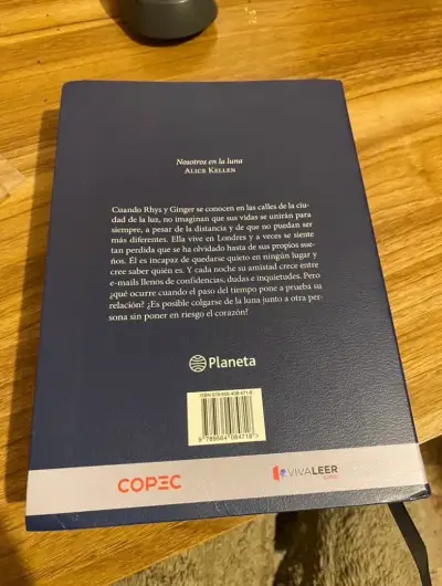 Libro 'Nosotros en la Luna' de Alice Kellen - miniatura 2