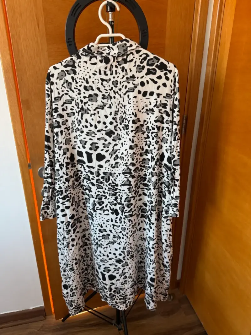 Vestido camisero estampado animal print con bolsillo de lentejuelas - 3