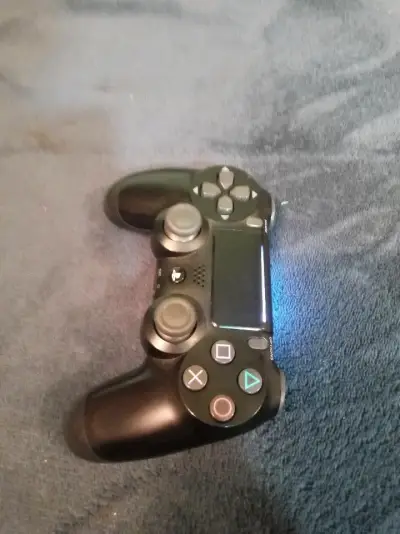 Consola PlayStation 4 Slim 844gb con Control - miniatura 1