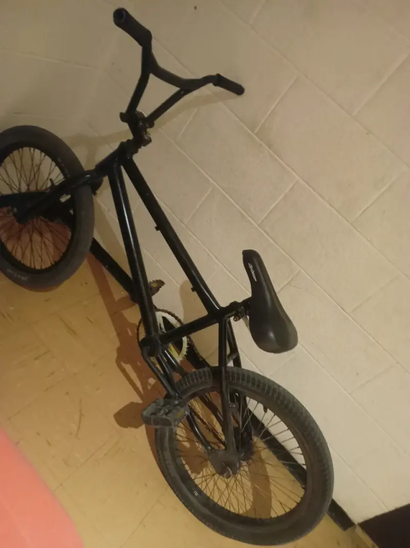 Bicicleta BMX Negra para Acrobacias - 2