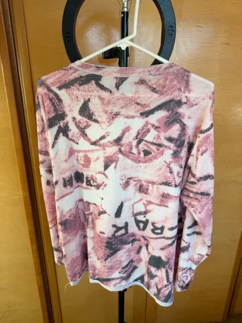 Polera manga larga estampada floral y mariposas - 2