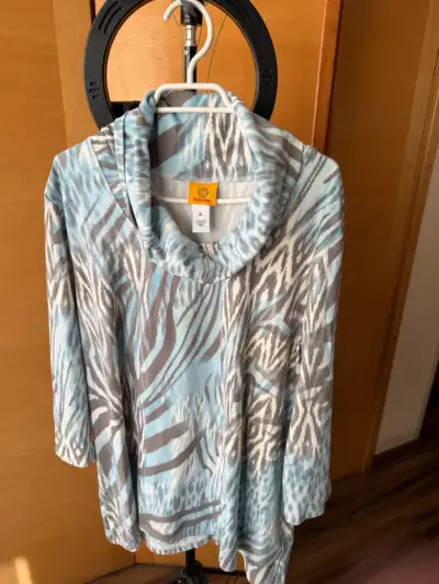 Polerón estampado animal print azul y gris XL - miniatura 1