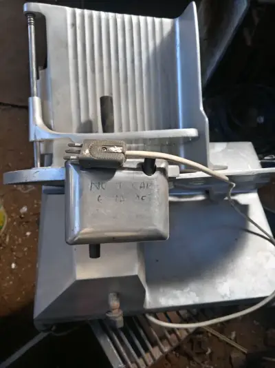 Cortadora de fiambres industrial usada - miniatura 3