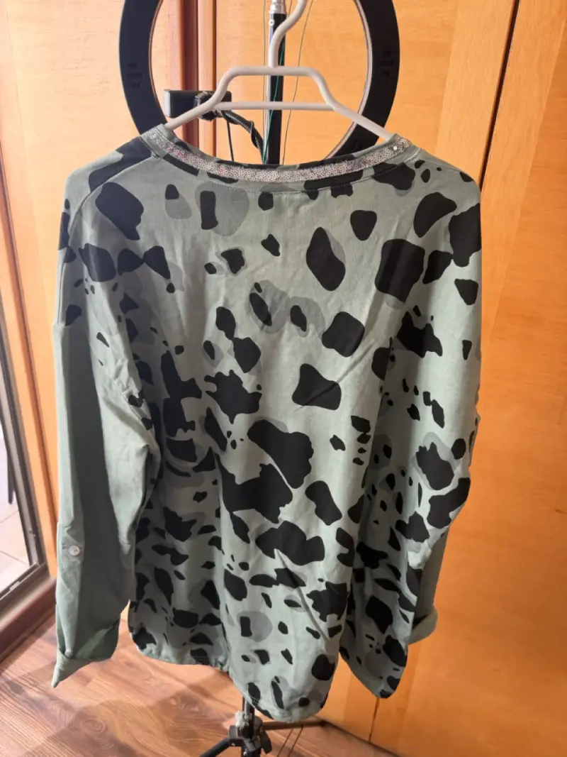 Polera manga larga estampado camuflaje verde - 2