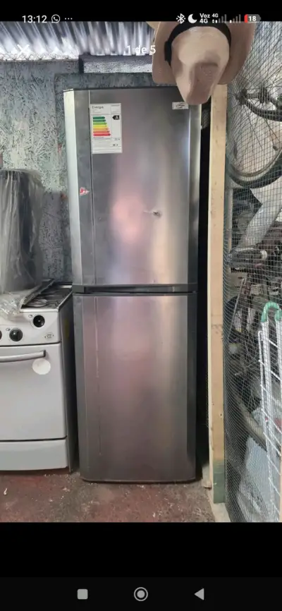 Refrigerador de acero inoxidable - miniatura 1