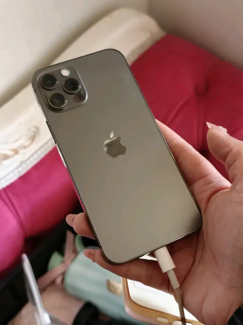 iPhone 12 Pro 128GB en buen estado - 3