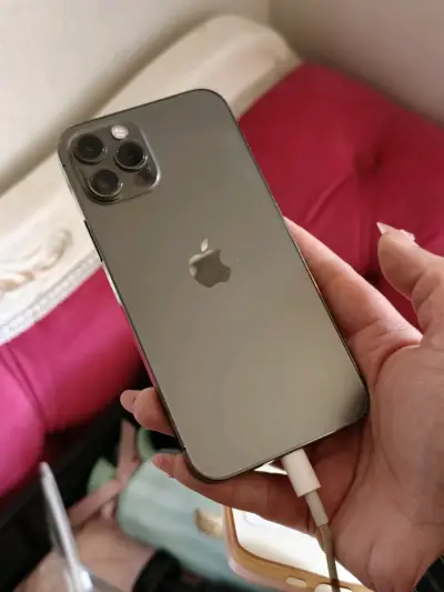 iPhone 12 Pro 128GB en buen estado - miniatura 3