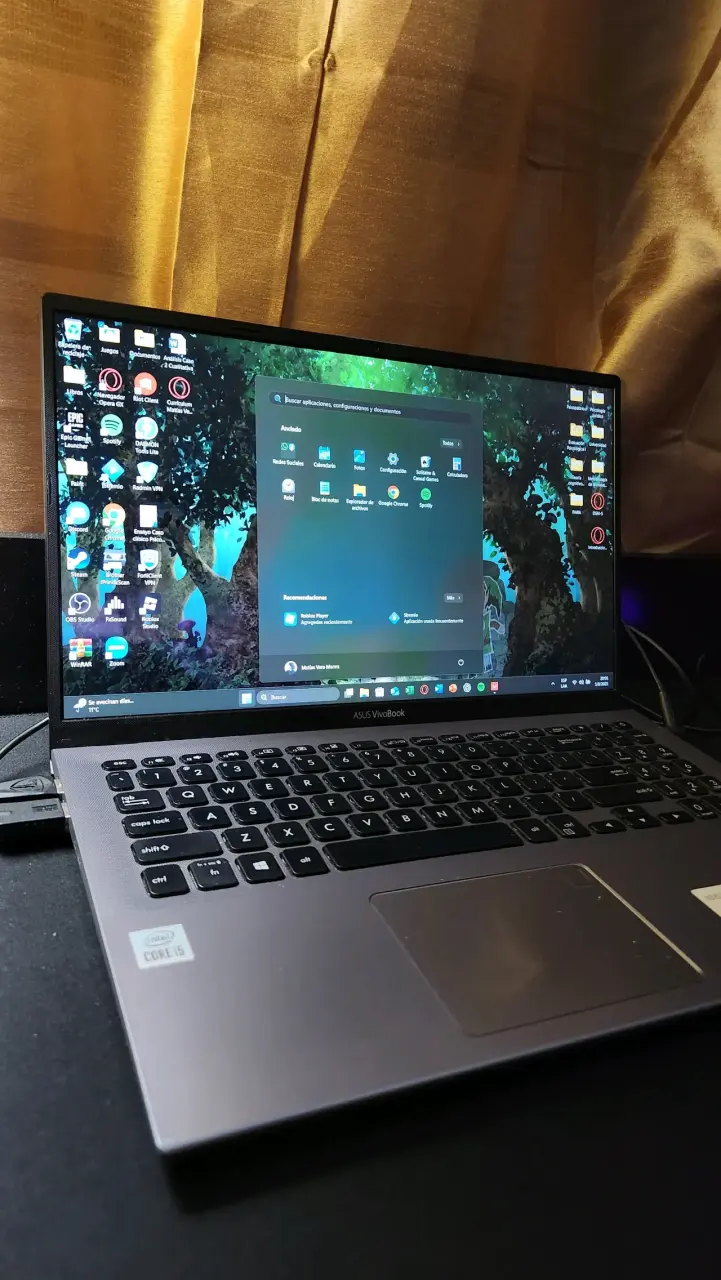 Laptop ASUS VivoBook 15 Core i5 en buen estado - 5