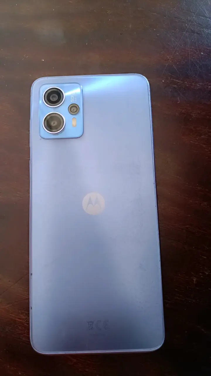 Smartphone Motorola g13  buen estado - 2