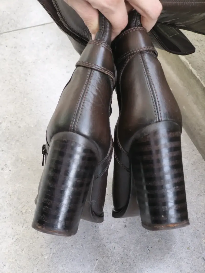 Botas Vélez, cuero marrón con tacón alto - 2