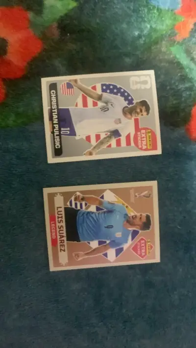 Set de Stickers Panini FIFA 2022 Christian Pulisic y Luis Suárez - miniatura 1