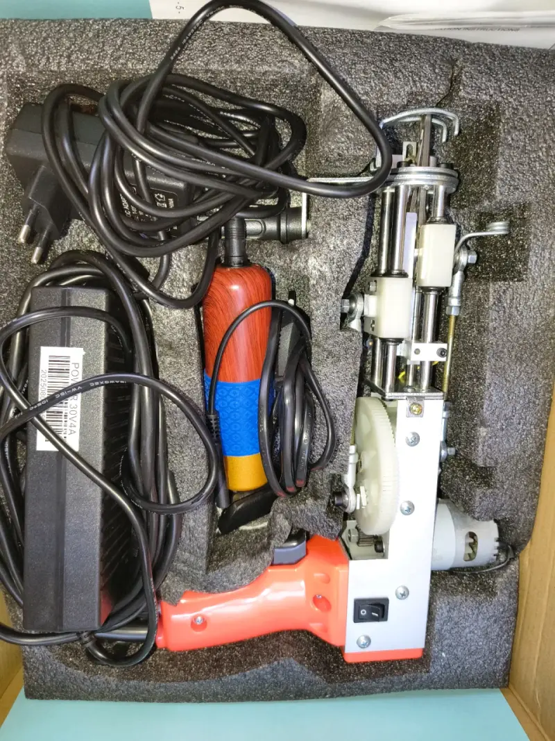 Máquina de tejer eléctrica con accesorios - 2