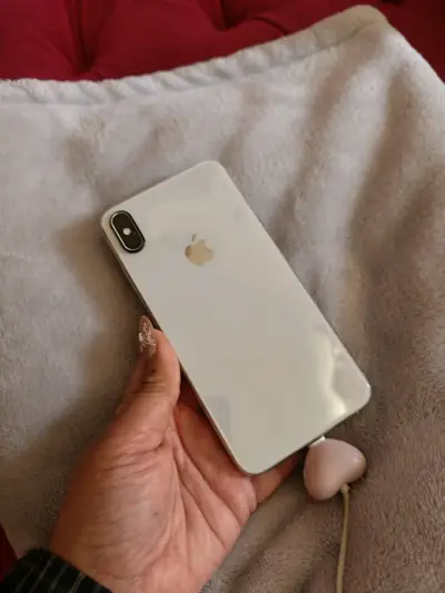 iPhone XS MAX 64GB en buen estado - miniatura 4