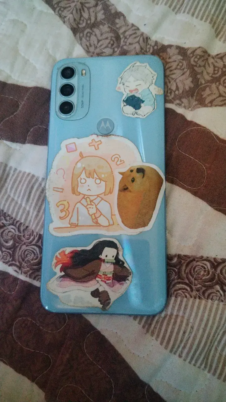 Smartphone Motorola con pantalla dañada - 2