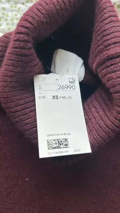 Suéter Cuello Alto Burdeos Talla XS - miniatura 3