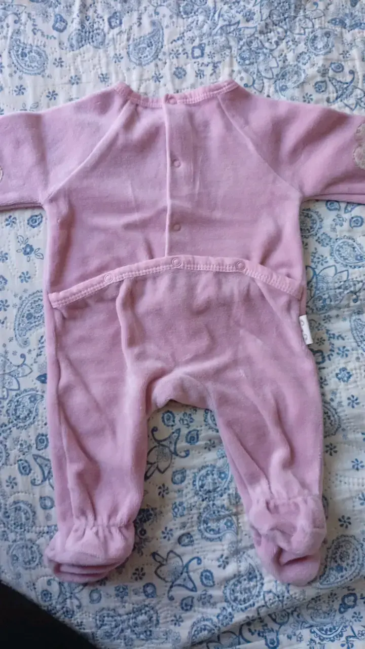 Enterito de bebé rosado con diseño de oso - 3