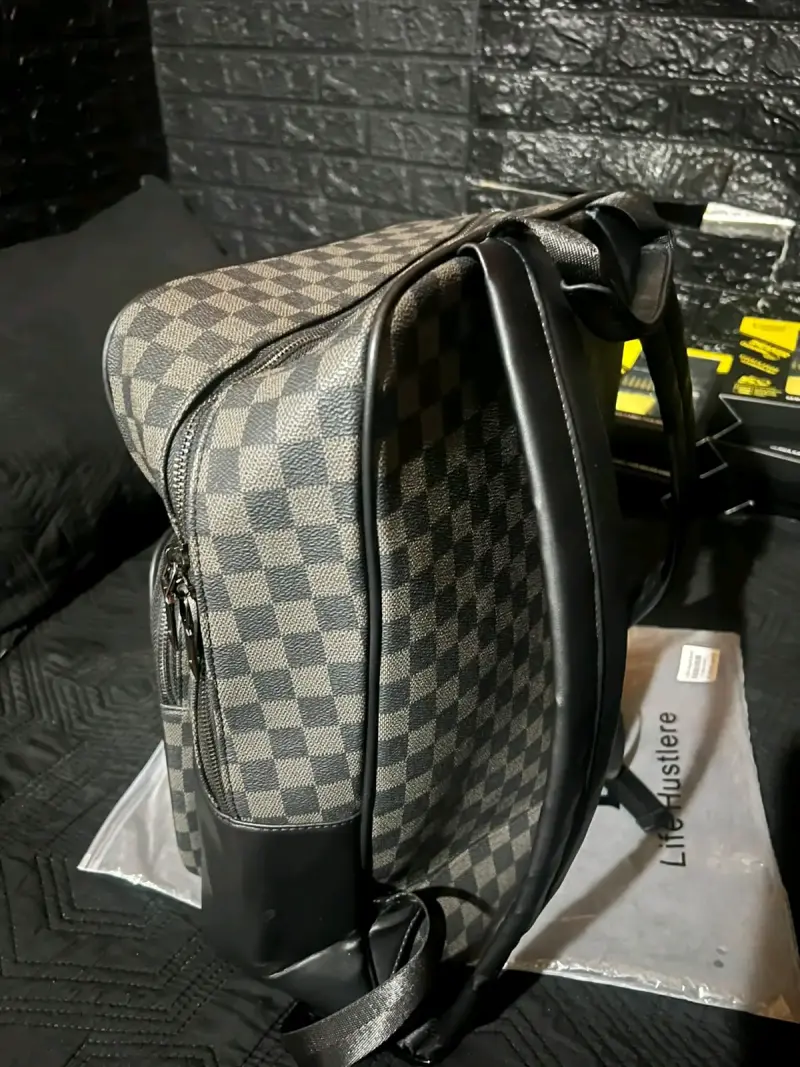 Mochila de diseño a cuadros en tonos grises - 2