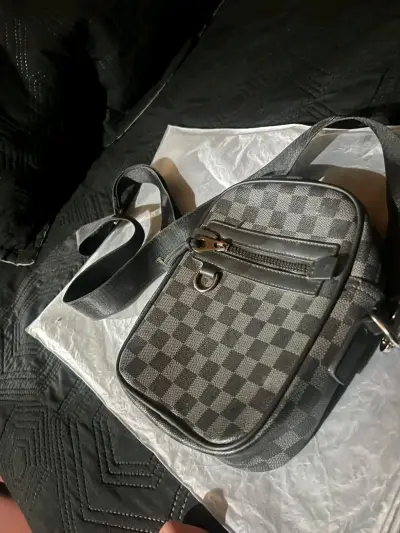 Bolso bandolera de cuadros negro y gris - miniatura 1