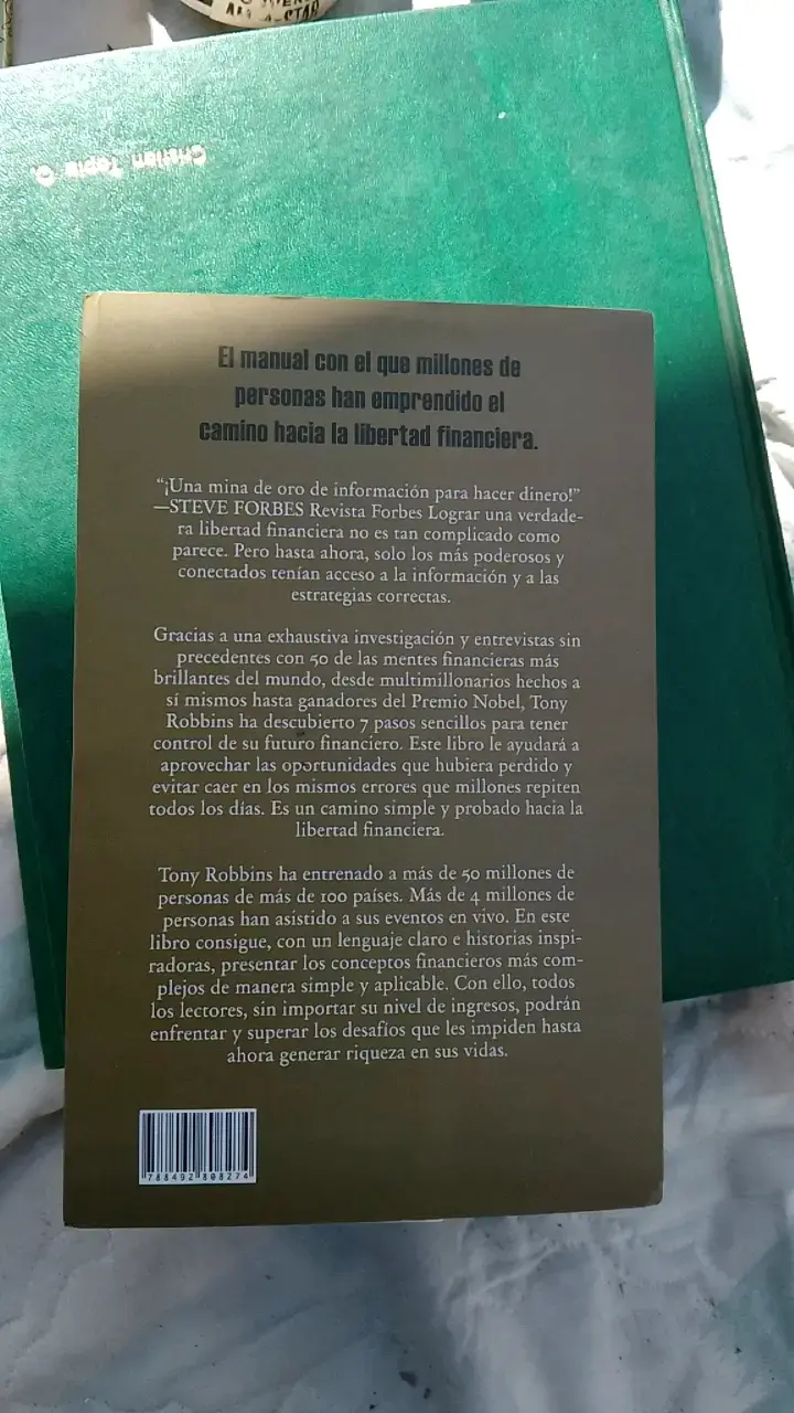 Libro 'Dinero: Domina el Juego' de Tony Robbins - 2