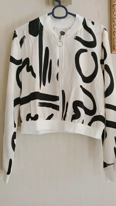 Chaqueta Bomber Blanca con Estampado Abstracto - miniatura 3