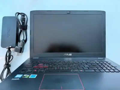 Laptop ASUS ROG GL552VW para gaming con cargador - miniatura 3
