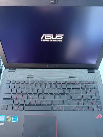 Laptop ASUS ROG GL552VW para gaming con cargador - miniatura 4