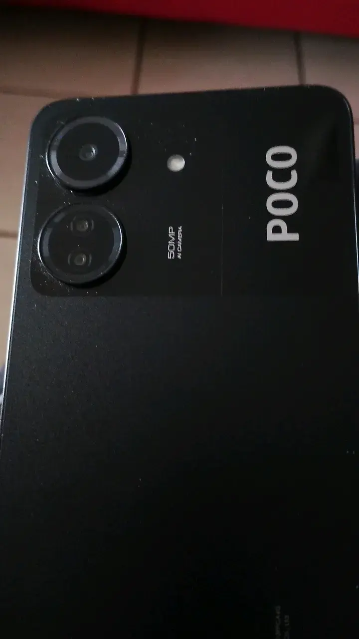 Smartphone POCO con cámara de 50MP - 2