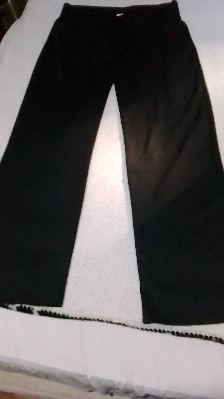 Pantalones negros de mujer cómodos - 1