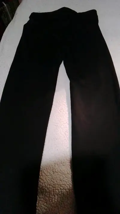 Pantalones negros de mujer cómodos - miniatura 4